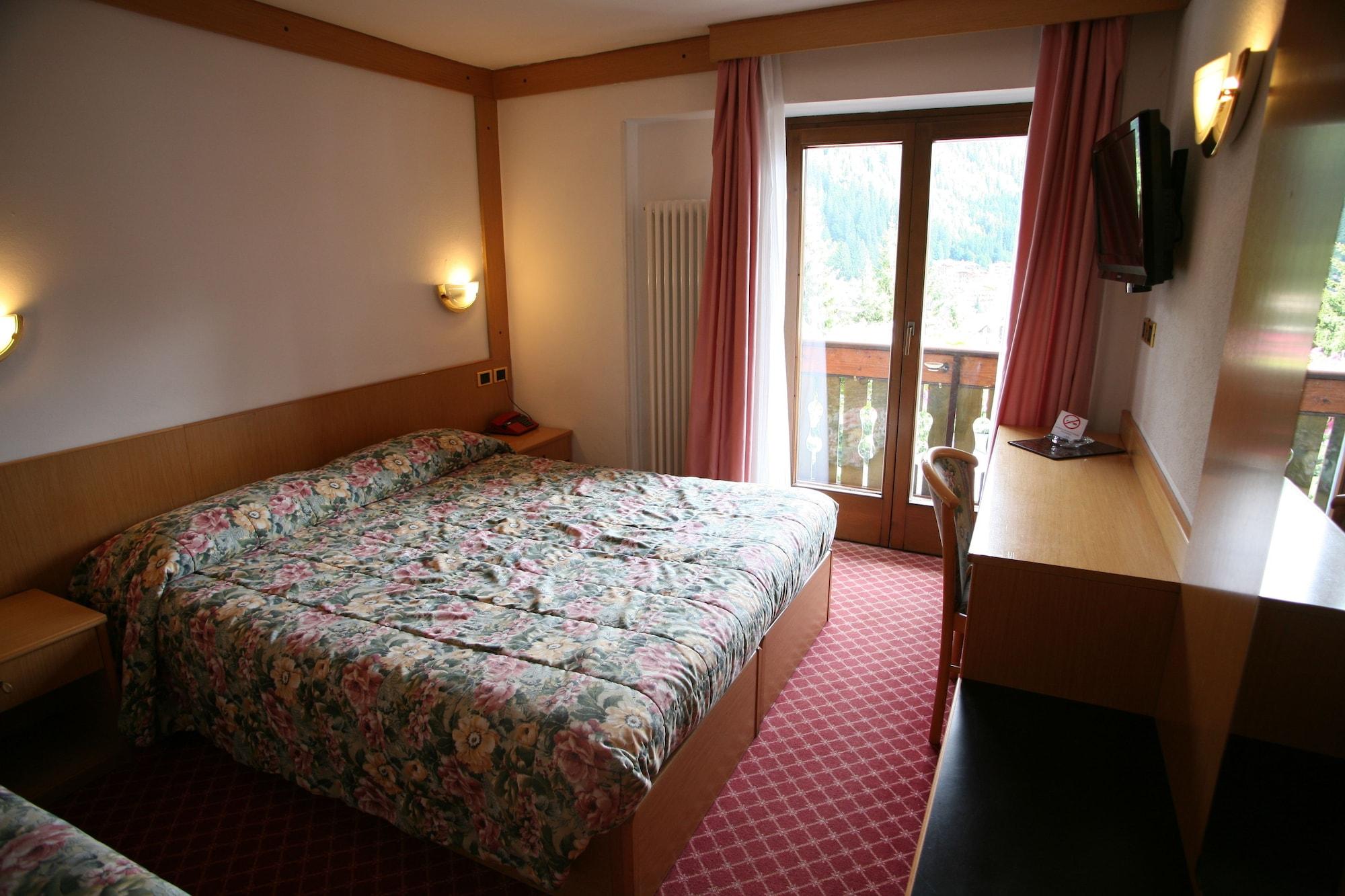 Alpen Hotel Vidi Мадона ди Кампильо Екстериор снимка