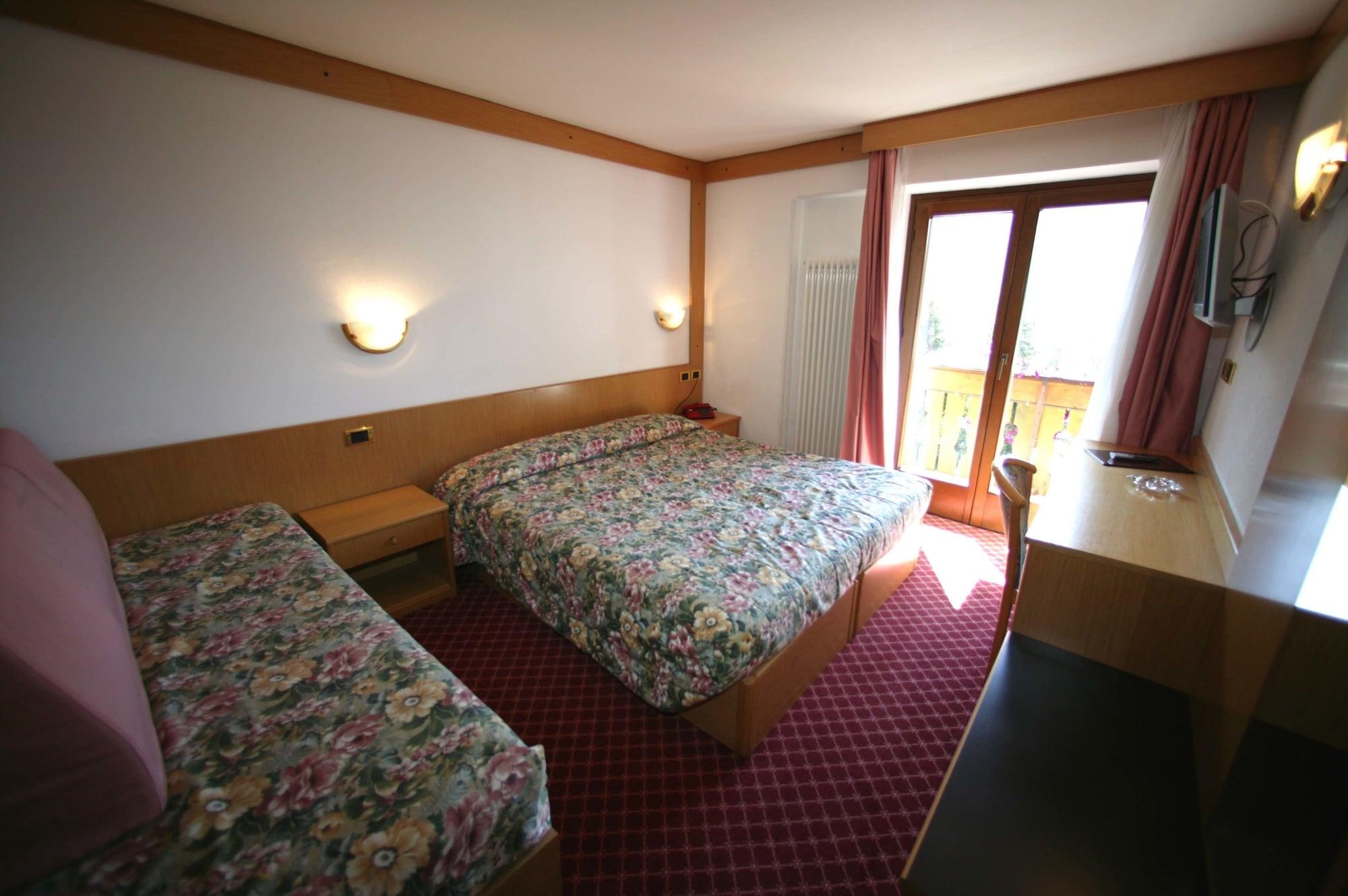 Alpen Hotel Vidi Мадона ди Кампильо Екстериор снимка