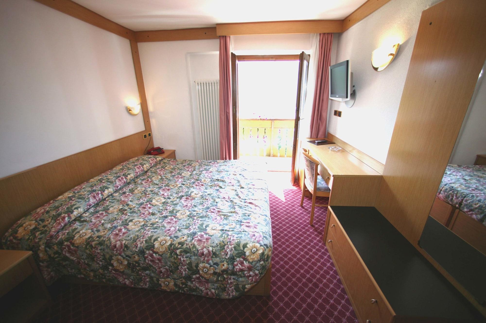 Alpen Hotel Vidi Мадона ди Кампильо Екстериор снимка